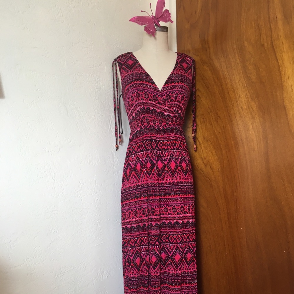 ❌SOLD M Red, Black and Pink Patterned Maxidress